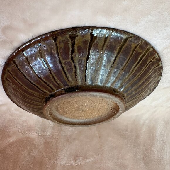 EUC Japanese Style Handcrafted Pottery Plate Artist's Stamp 9.75" diameter - Picture 3 of 10